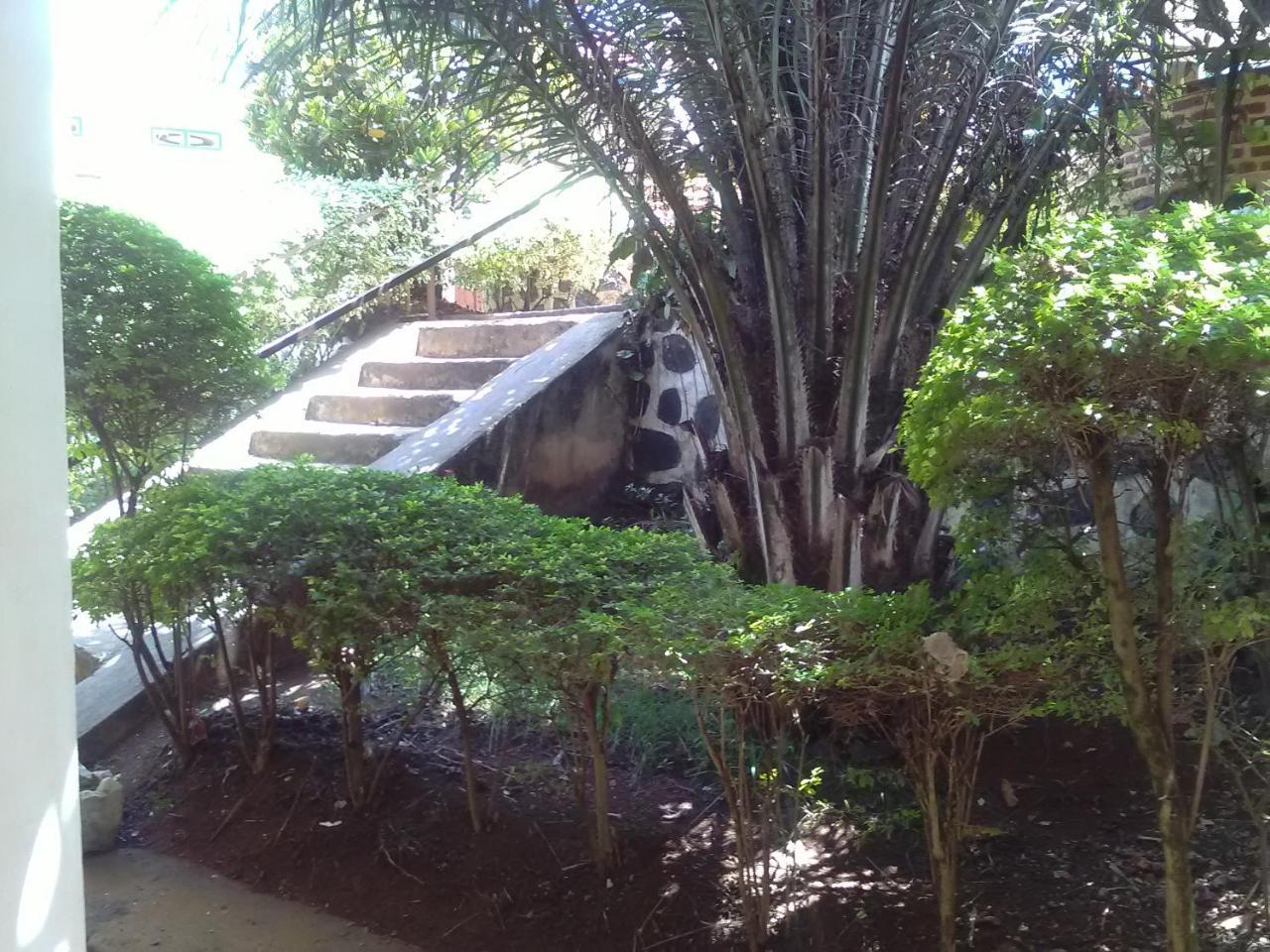 Cyangugu Gloria Motel מראה חיצוני תמונה