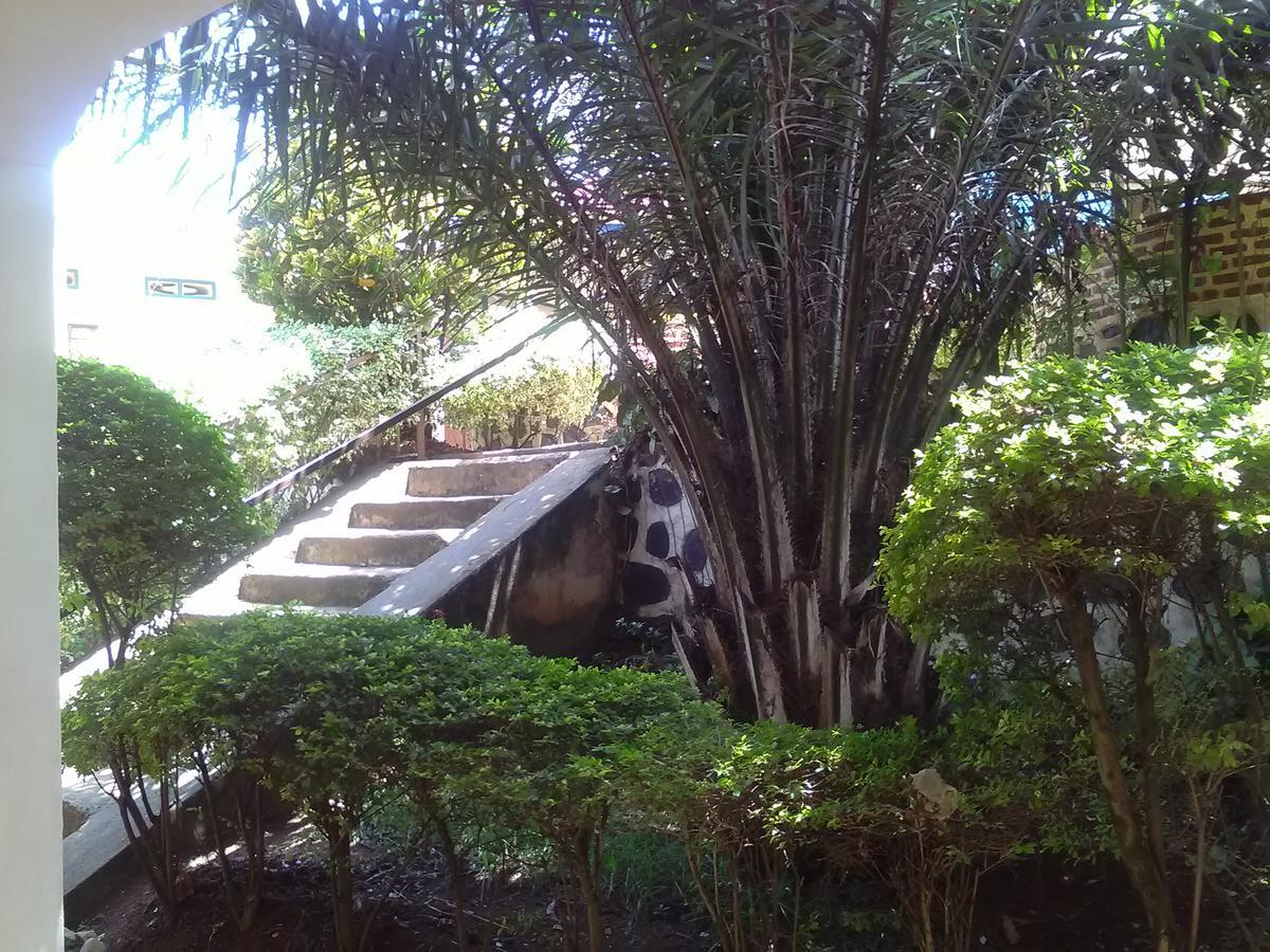 Cyangugu Gloria Motel מראה חיצוני תמונה